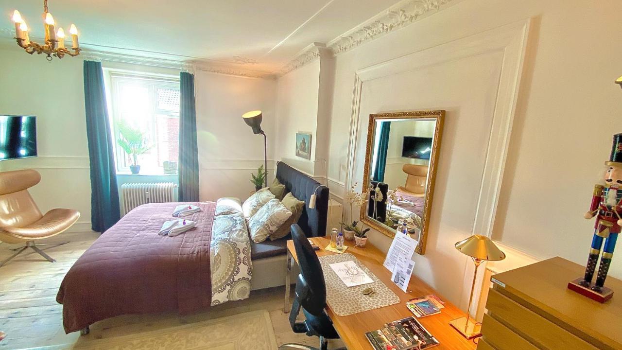 Four Individual Beautiful Spacious Rooms In Stylish Apartment Koppenhága Kültér fotó