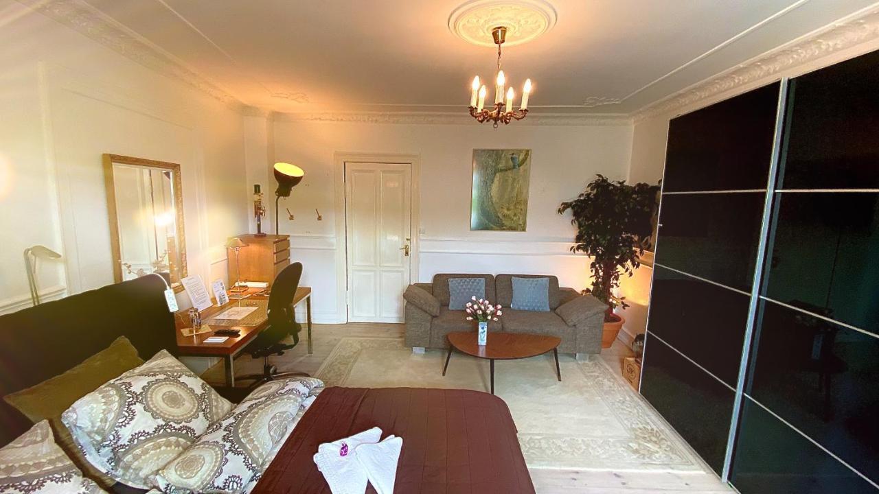 Four Individual Beautiful Spacious Rooms In Stylish Apartment Koppenhága Kültér fotó